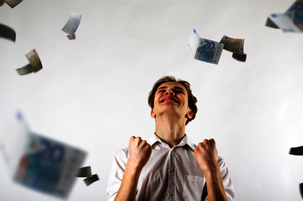 Re-introduction of basic student grant: students to receive 130 million euros
