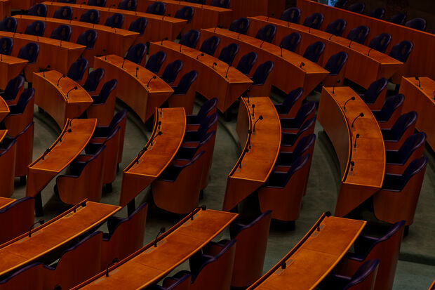 Opposition wants energy relief for students, coalition refuses