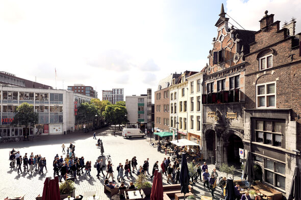 In procession formation through Nijmegen center. Photo | Bart van Overbeeke