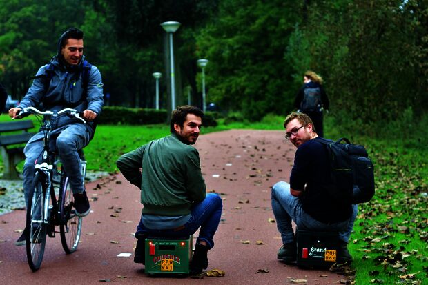 Volop bekijks met rijdend bierkratje