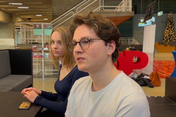 Cursor vroeg studenten waarom zij wel of juist niet stemmen voor de universiteitsraad.