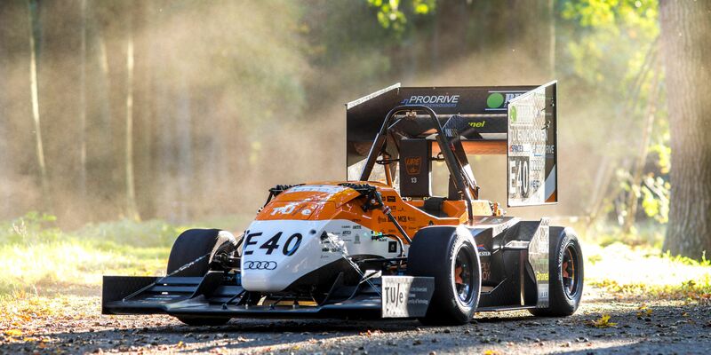 De elektrische racewagen van het afgelopen seizoen: de URE13. Foto | URE