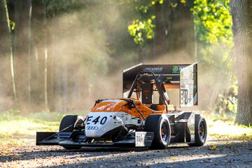 [Translate to English:] De elektrische racewagen van het afgelopen seizoen: de URE13. Foto | URE
