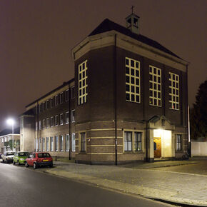 Aanschuiven bij 'Ons Klooster'. Foto | Bart van Overbeeke