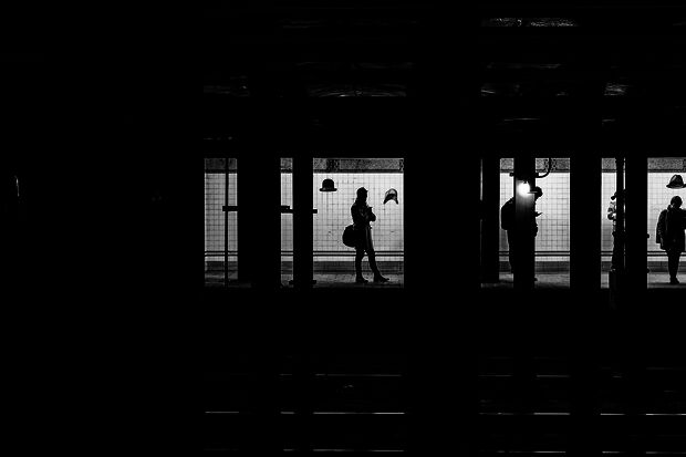 Tweede Kamer: “Haal studenten uit de spits”
