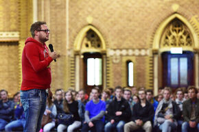 Lezing door Diederik Jekel in de Catharinakerk. Foto | Bart van Overbeeke Lezing door Diederik Jekel in de Catharinakerk. Foto | Bart van Overbeeke