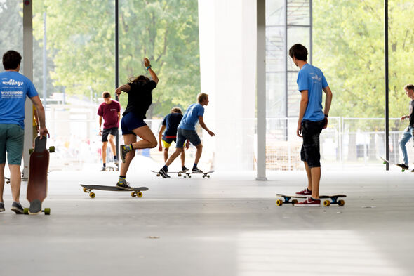 Workshop skateboarding. Photo | Bart van Overbeeke
