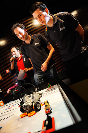 FIRST LEGO League voor volwassenen. Foto | Bart van Overbeeke Foto | Bart van Overbeeke