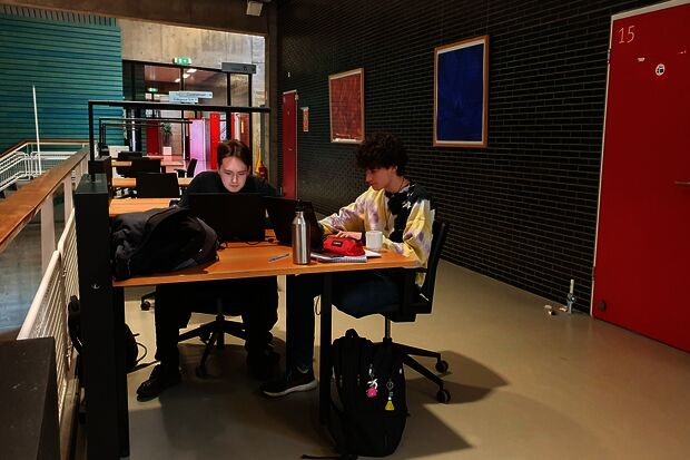 Hoe bereiden studenten zich nu voor op tentamens?