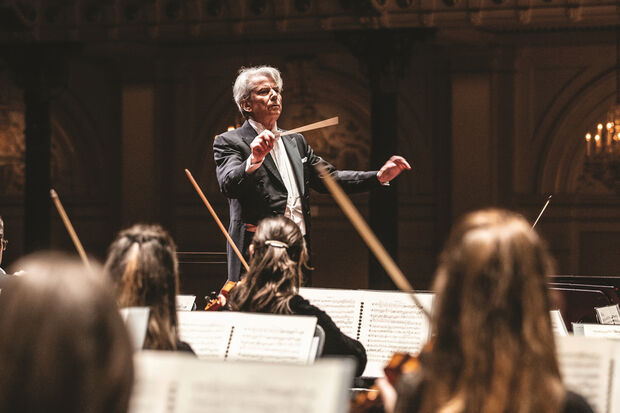 Grote buiging voor Schubert