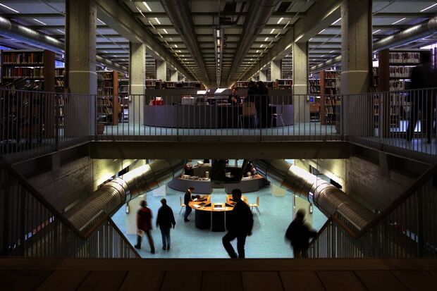 Cramming in ‘addictive study rhythm’ in Witte Dame library