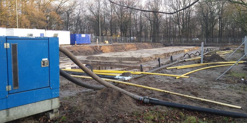 Het terrein wordt bouwrijp gemaakt voor de bouw van de windtunnel.