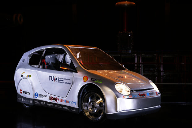 TU/ecomotive presents energy-efficient city car Isa
