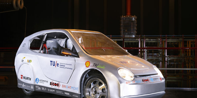 Meet 'Isa', de nieuwe auto van TU/ecomotive. Foto | Bart van Overbeeke