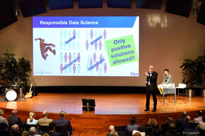 Science Show met Wil van der Aalst en Corien Prins (UvT). Foto | Bart van Overbeeke
