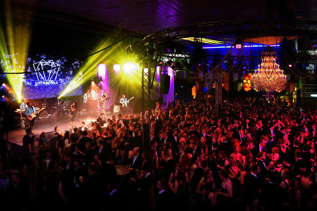 It was a cracker of a party!