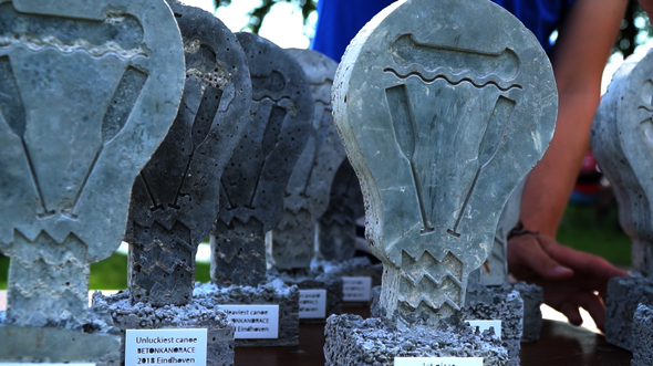 De lichtgewicht betonnen prijzen. Foto | Bart Versteeg