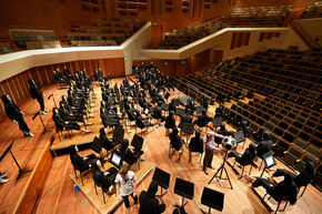 Akoestiektesten in Muziekgebouw. Foto | Bart van Overbeeke