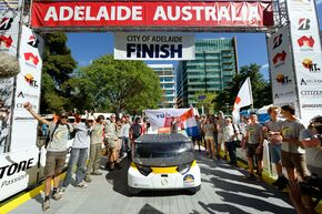 Bij de feestelijke finish in Adelaide. Foto | Bart van Overbeeke Bij de feestelijke finish in Adelaide. Foto | Bart van Overbeeke