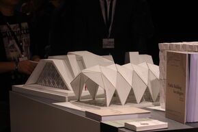 Maquette voor publiek gebouw in vluchtelingkamp.