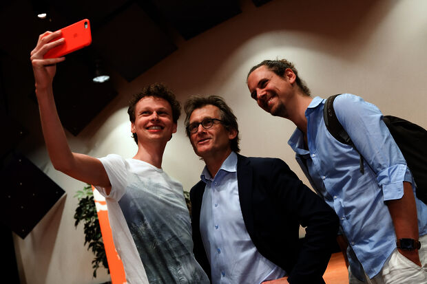 Nobel Prize winner urges students: “You can change the future”