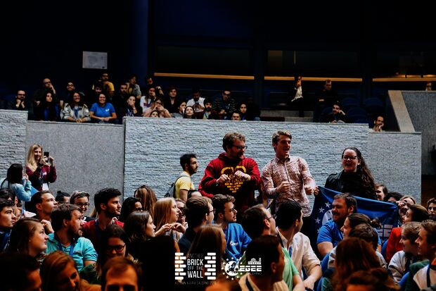 An online general meeting with 200 European students