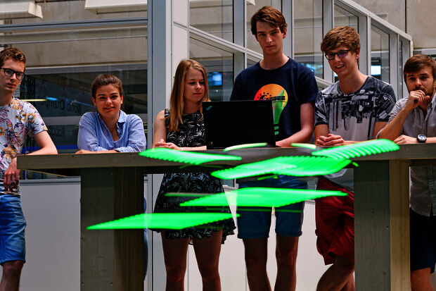 TU/e students develop light show with drones for GLOW