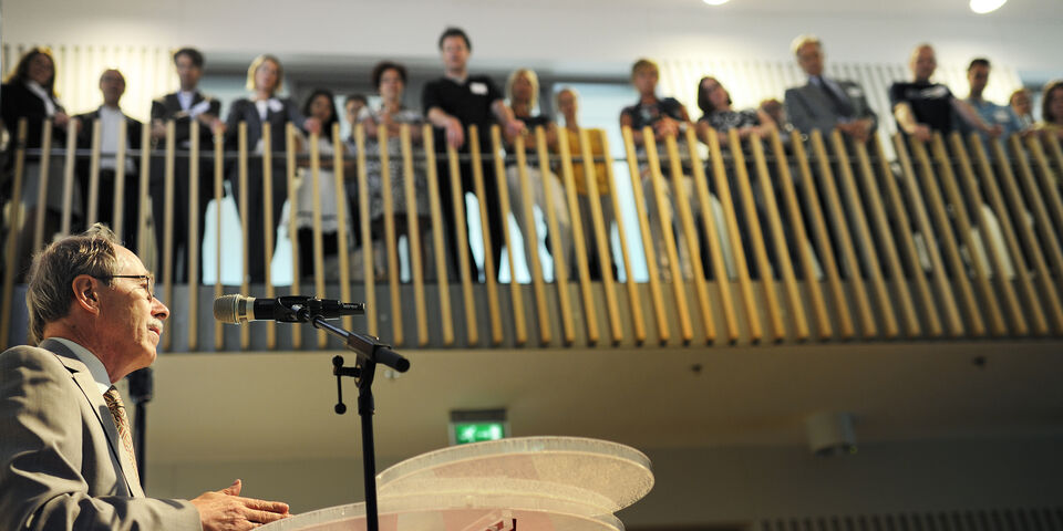 Nobelprijswinnaar Gerard 't Hooft tijdens de opening van Catalyst.