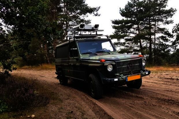 Intelligent camera automatically detects road-side bombs