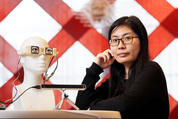 Het prototype van de E-gaze glasses van onderzoekster Shi Qiu. Foto | Bart van Overbeeke