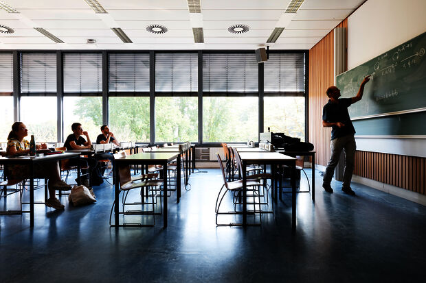 No extra lecturers, despite scrapping basic student grant