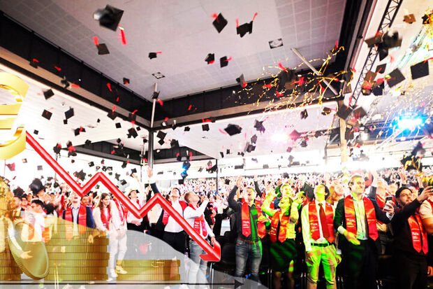 MomenTUm: caps in the air, but costs down