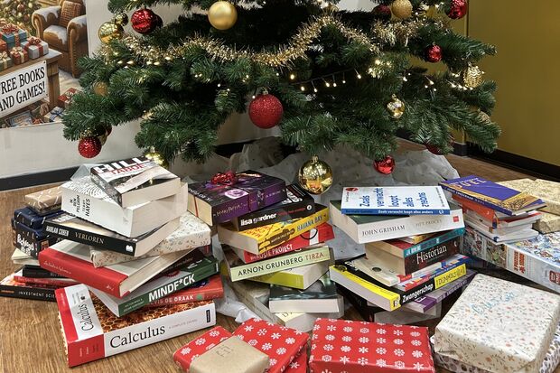 Library launches gift drive for students staying on campus