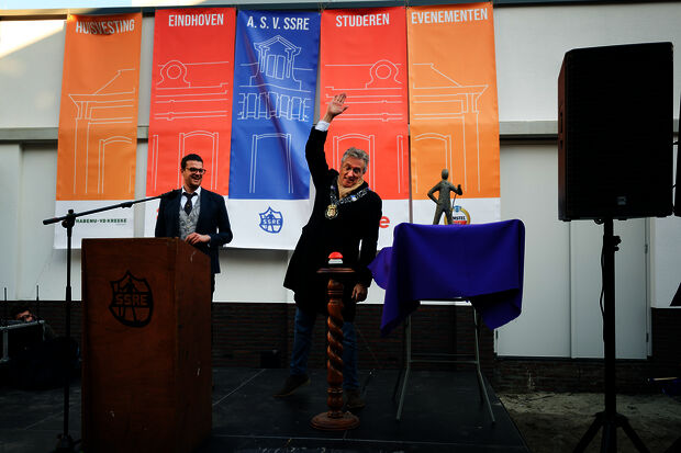 Thunderous applause for SSRE's new 'Bunker'