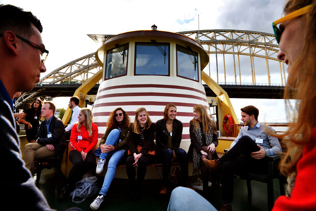 English-language Mystery Tour with beer and coffee