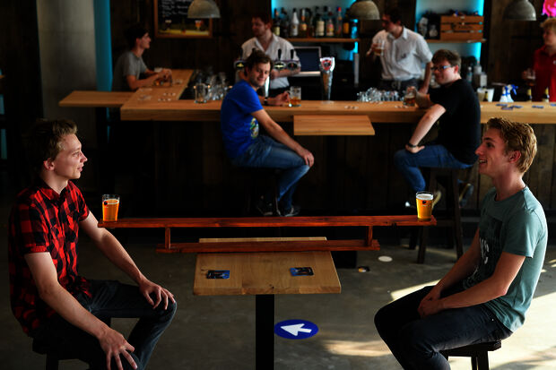 Government sends barflies to bed early