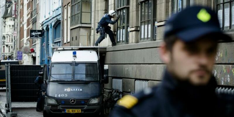 Dinsdagochtend ontruimt de politie het bezette Bungehuis.