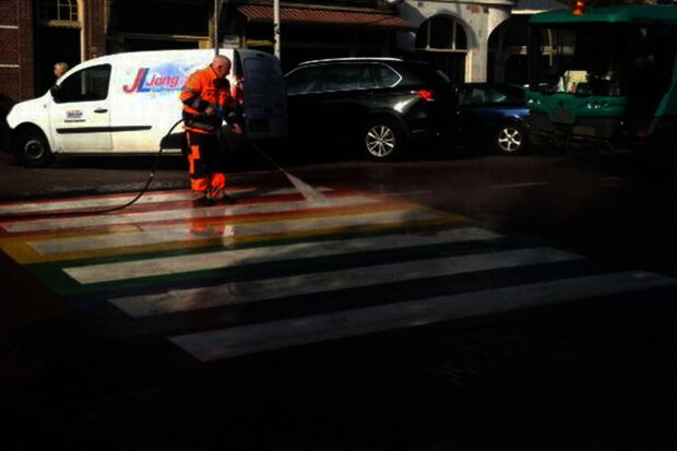 Ontgroeningen: Bussemaker legt bal bij instellingen 