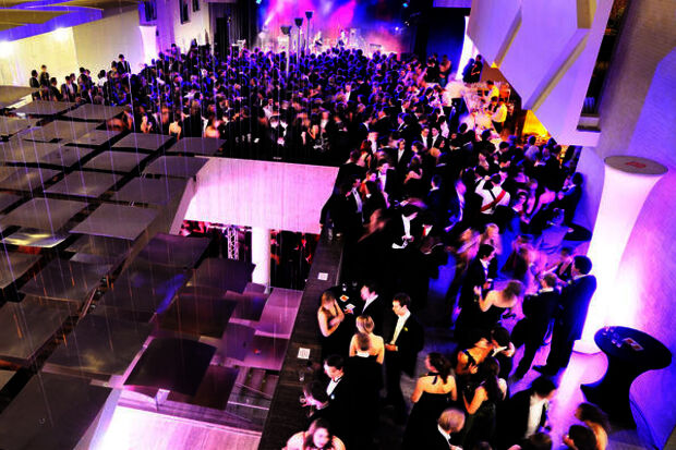 Social distancing-free lustrum gala centers around hero theme