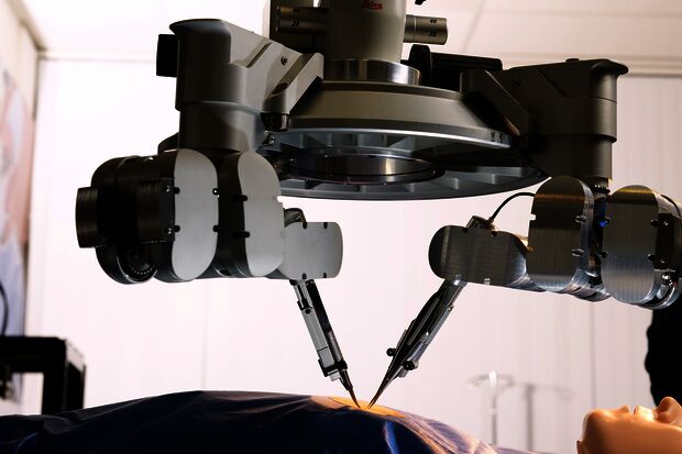 Eerste precisie-operatie met robot Microsure geslaagd