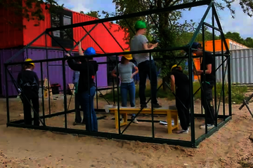 Timelapse of the greenhouse being built on the TU/e campus. Video | Eugene Mamulova.