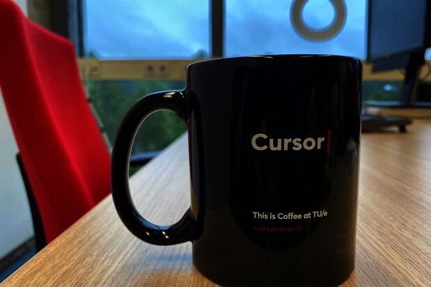 Cursor mugs in need for sleuths