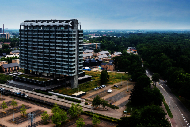 Studenten in de kou in voormalig Philips-gebouw