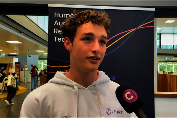 Cursor vroeg studenten wat zij van langstudeerboete vinden en of zij ook bereid zijn er tegen te protesteren.