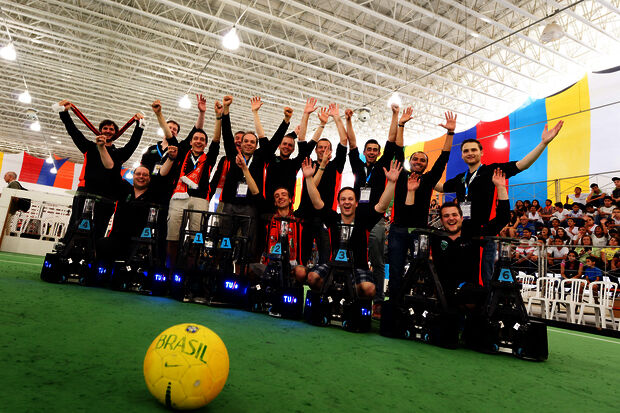 Tech United wins RoboCup with combination play