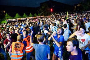 Party. Foto | Bart van Overbeeke