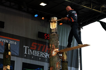 Zonder TU/e-student Mathijs Meulendijks (24) zouden de deelnemers van Stihl Timbersports, noem ze atleten die aan ...