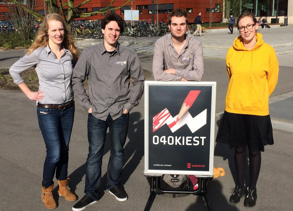 Jim Stolk (tweede van links) en Rien de Böck met Rianne Gommans en Noortje Weenink uit de voorjaarsfractie van Groep-één in 2014.